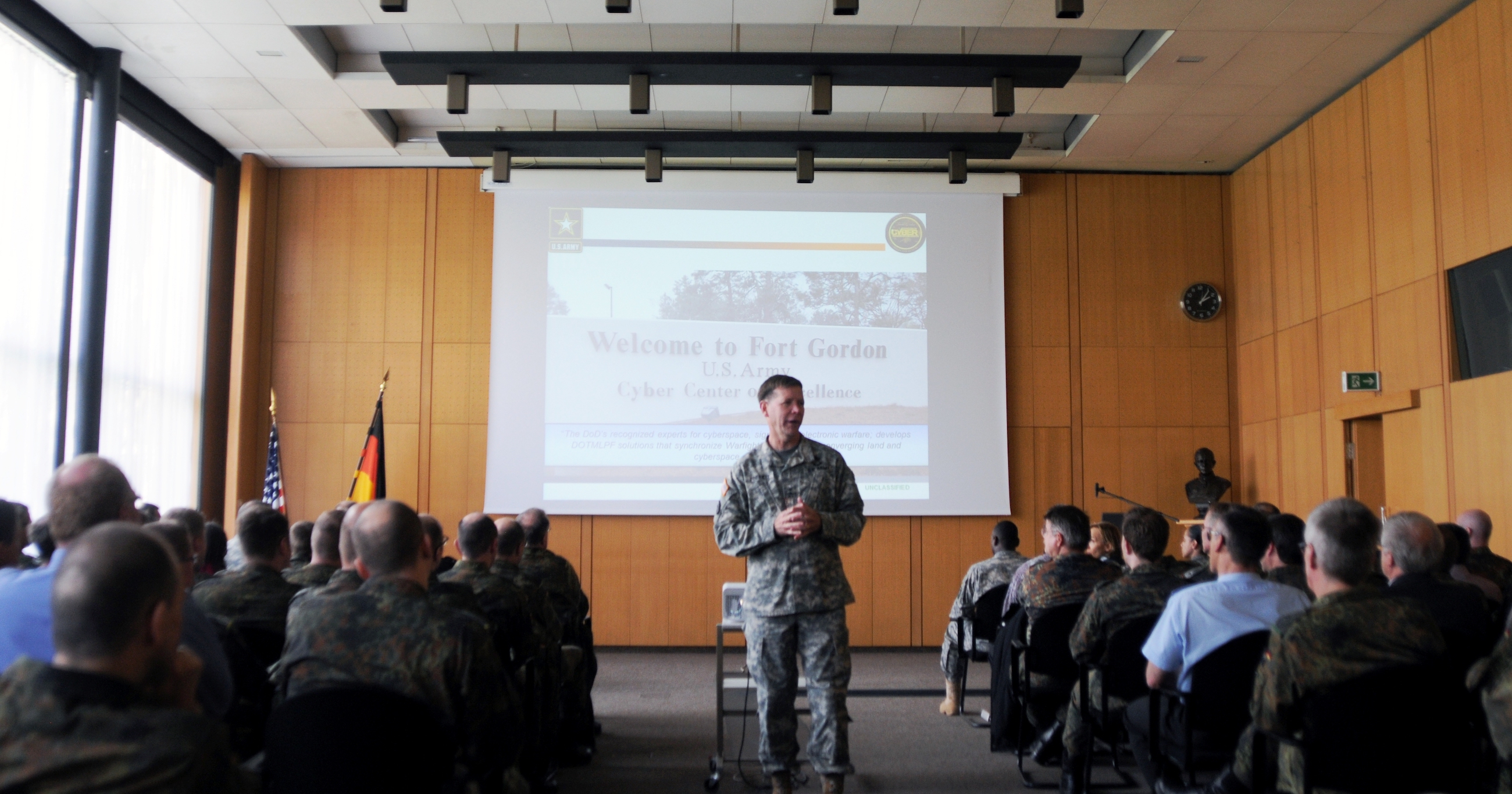 Stephen Fogarty takes lead of Army Cyber Command