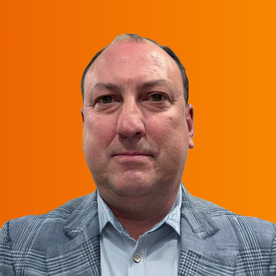 Headshot of Andrew Howell.